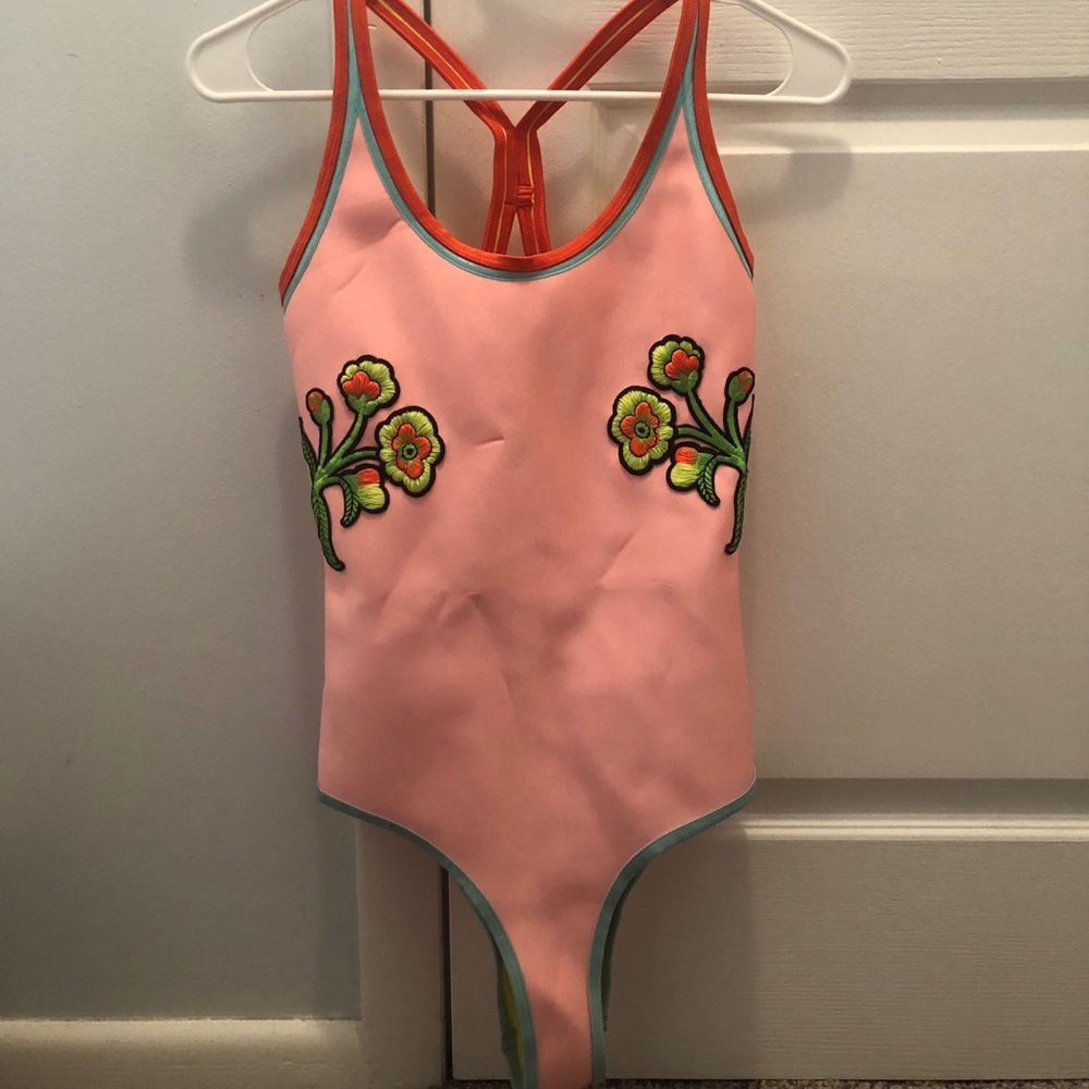 SUMMER SALE☀️😎 TRIANGL ONE PIECE BATHING SUIT!!!